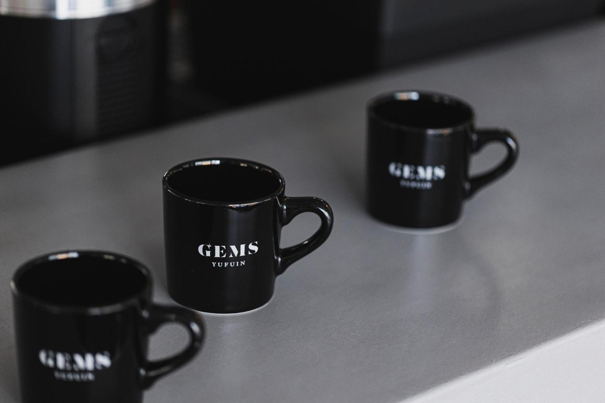Gems Yufuin Hotel And Spa Cafe Bar Номер фото